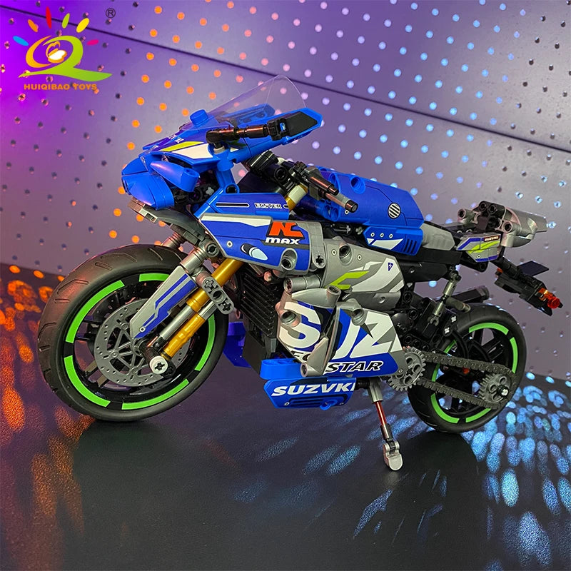 Monte seu próprio modelo de moto com os blocos Huiqibao, feitos de plástico ABS ecológico e projetados para entusiastas e apaixonados por motos e para colecionadores.